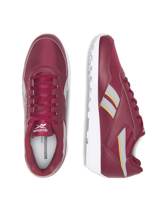 Buty sportowe widoczne z góry oraz z boku.