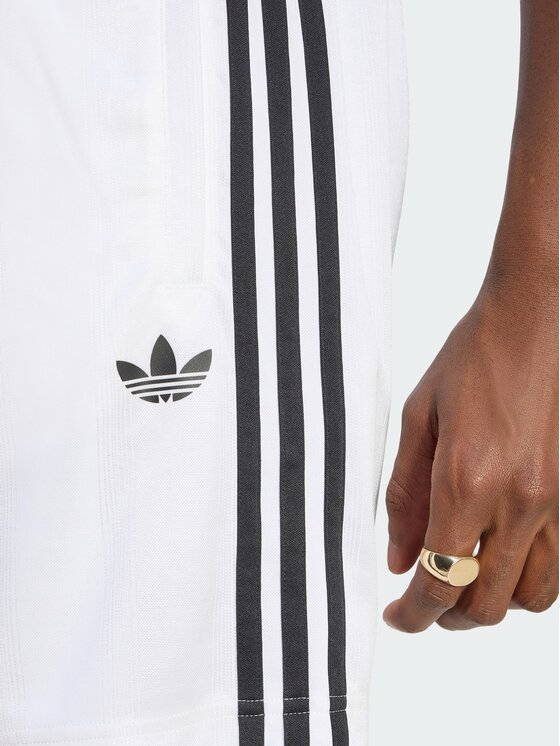 adidas adidas Szorty materiałowe 158529 Biały Regular Fit