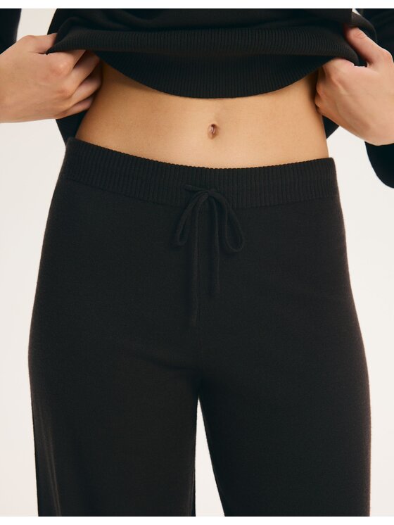 Esotiq Esotiq Komplet sweter i spodnie materiałowe 46082 Brązowy Regular Fit
