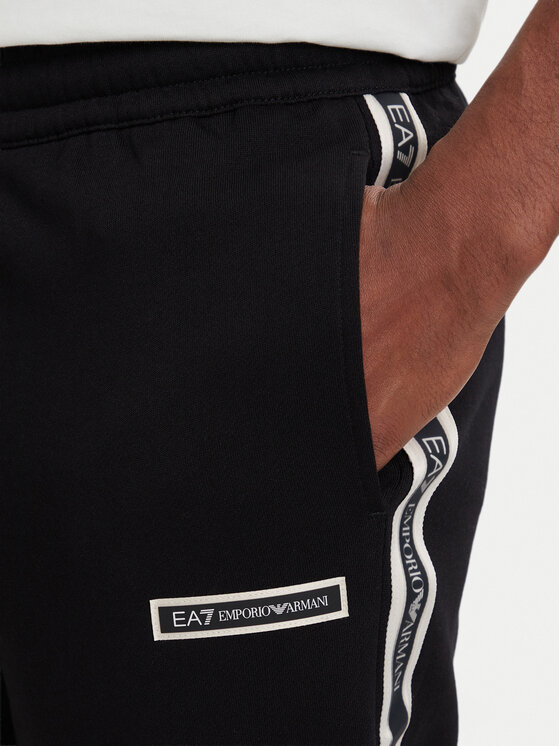 EA7 Emporio Armani EA7 Emporio Armani Spodnji del trenirke 7M002198 AF10377 UC001 Črna Slim Fit