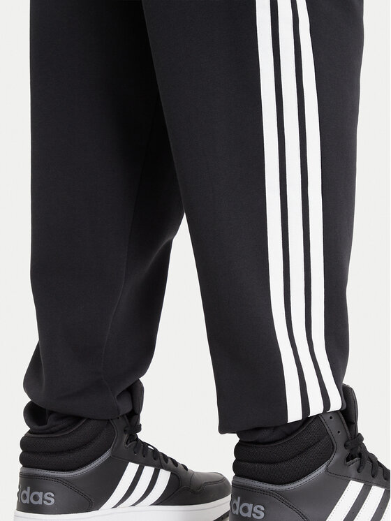 adidas adidas Spodnie dresowe Essentials 3-Stripes French Terry KY6533 Czarny Regular Fit