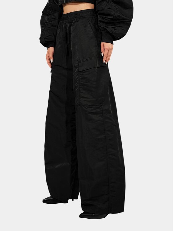 MADE BY SOCIETY MADE BY SOCIETY Spodnie materiałowe SHAPE - P27765 Czarny Basic Fit