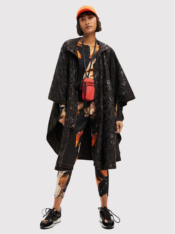 Poncho Colorama 22WAIA37 Nero Relaxed Fit