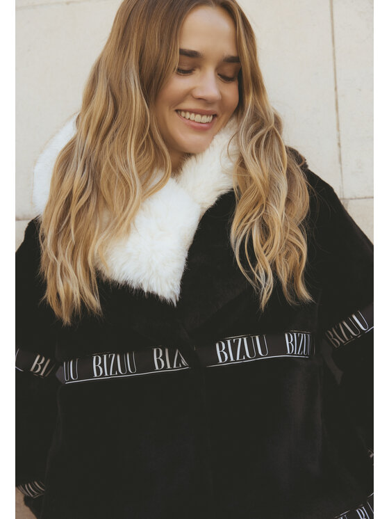 BIZUU BIZUU Futro FLORENCE FAUX FUR LAPEL COAT Czarny Standard Fit