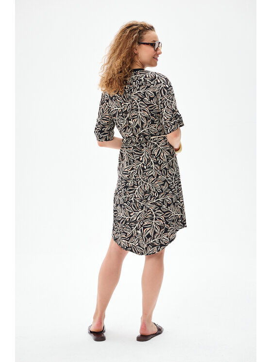 blue shadow blue shadow Sukienka codzienna Naomi Czarny Regular Fit