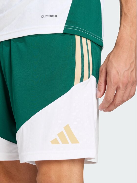adidas adidas Szorty sportowe 162069 Zielony Regular Fit
