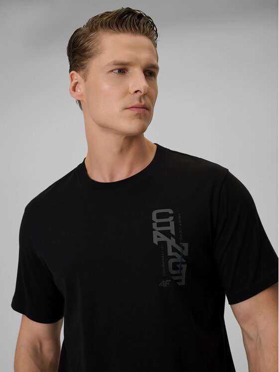 4F 4F T-Shirt BRAND CODE Czarny Regular Fit