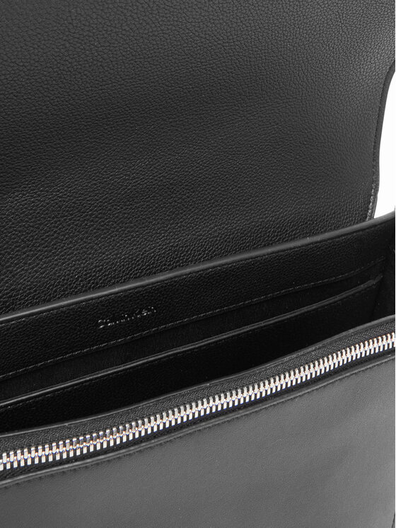 Calvin Klein Calvin Klein Taška cez rameno Micro Pebble Messenger 27 LV04D3034G Čierna