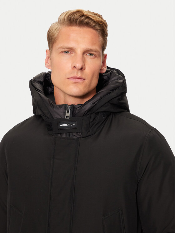 Woolrich Woolrich Pernata jakna CFWOOU0487MRUT0001 Crna Regular Fit