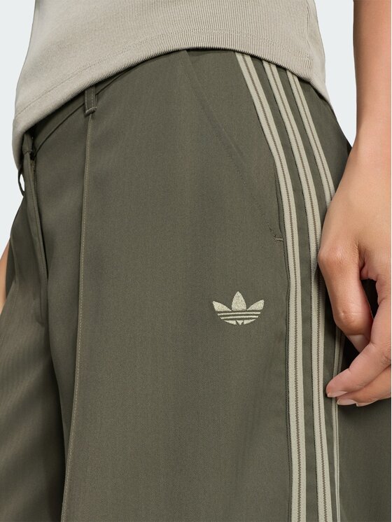 adidas adidas Spodnie dresowe 170183 Brązowy Loose Fit