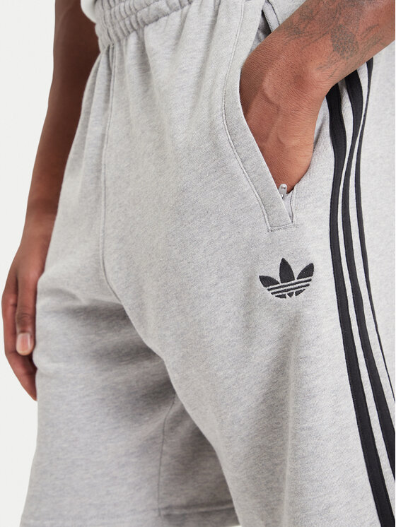 adidas adidas Спортивні шорти 3-Stripes Shorts KE4108 Сірий Regular Fit