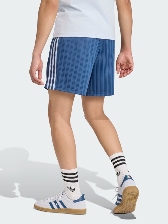 adidas adidas Szorty sportowe 161792 Niebieski jasny Loose Fit