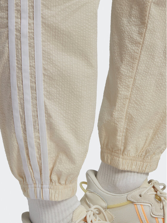 adidas adidas Долнище анцуг adicolor lassics Poplin Track HL9309 Екрю Regular Fit