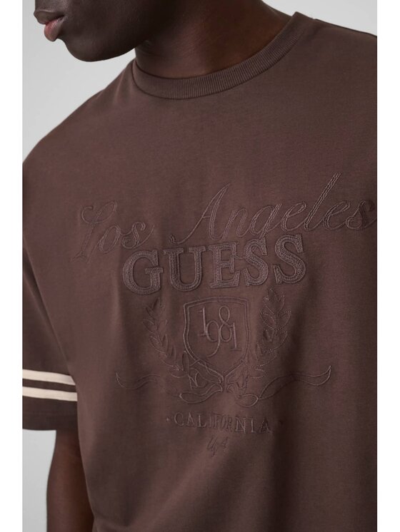 Guess Guess Тишърт 183471 Кафяв Classic Fit