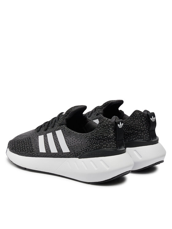 adidas adidas Sneakersy Swift Run 22 GZ3496 Szary