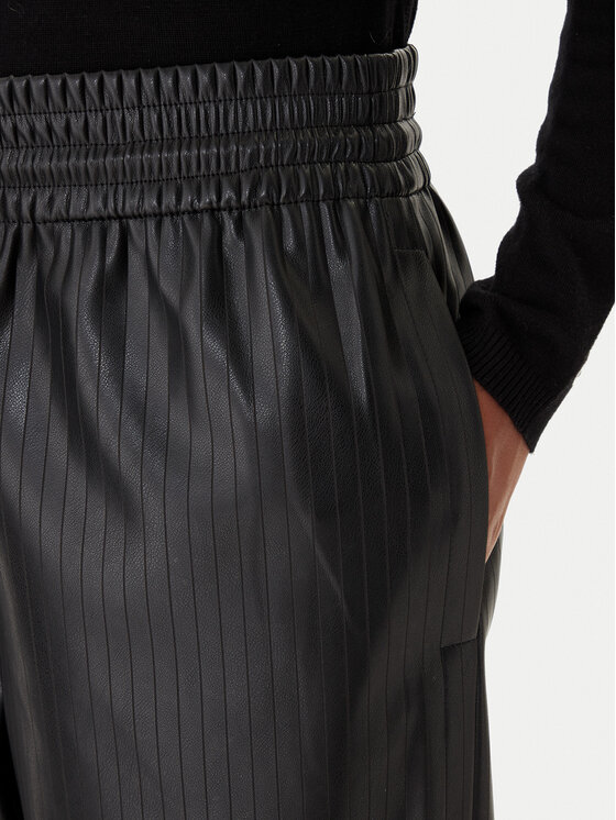 BOSS BOSS Kalhoty z imitace kůže Talpina 50548123 Černá Relaxed Fit