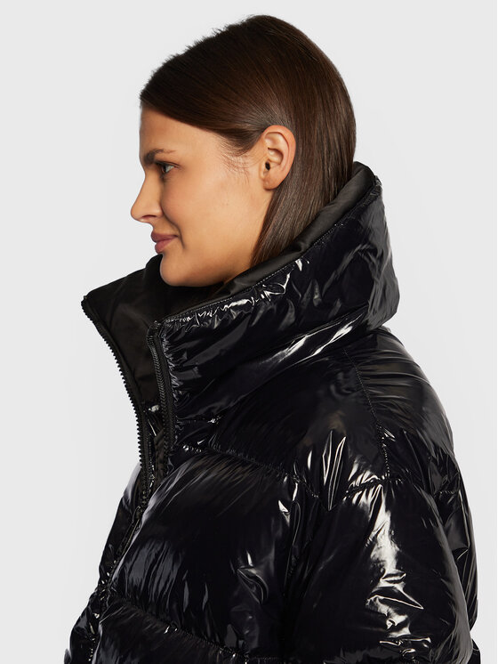 Calvin Klein Calvin Klein Pernata jakna High Shine K20K204687 Crna Regular Fit