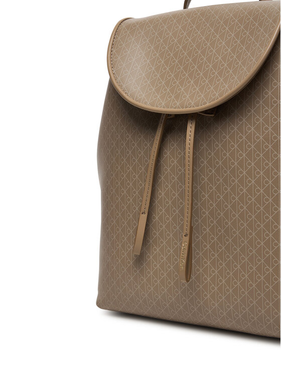 Calvin Klein Calvin Klein Seljakott Emblem Aop Flap Backpack LV04F3271G Beež