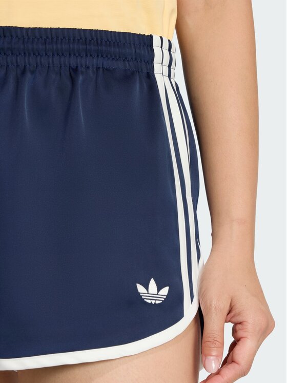 adidas adidas Szorty materiałowe 159025 Niebieski jasny Loose Fit