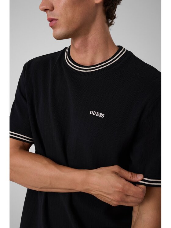 Guess Guess T-Shirt 184033 Černá Classic Fit