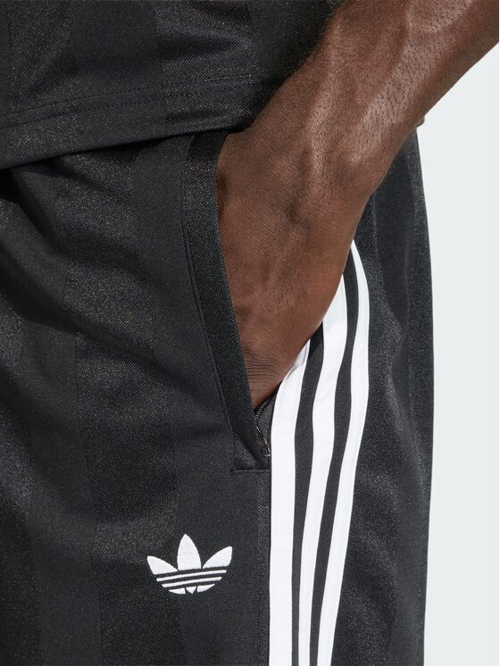 adidas adidas Szorty materiałowe 159302 Czarny Regular Fit