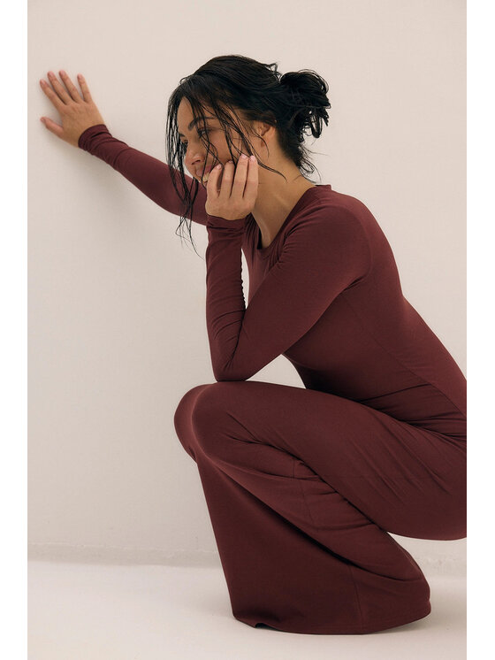 Nudyess Nudyess Sukienka dzianinowa Shape Maxi z gładkiej bawełny Bordowy Regular Fit