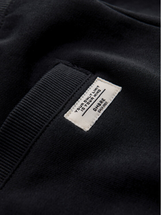 Ombre Ombre Szorty materiałowe OM-SRBS-0205 Czarny Relaxed Fit