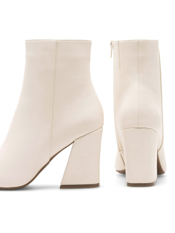 Nine West Nine West Īsie zābaki SATI 13196A Balts