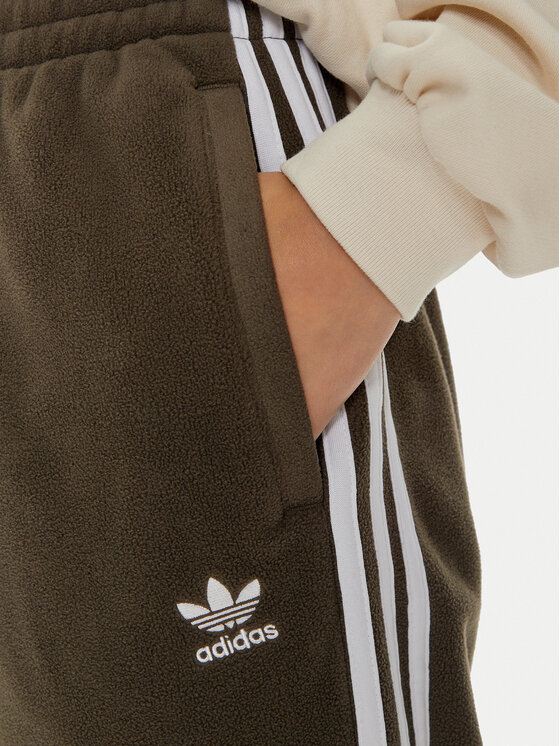 adidas adidas Donji dio trenerke adicolor Polar IY7835 Kaki Loose Fit