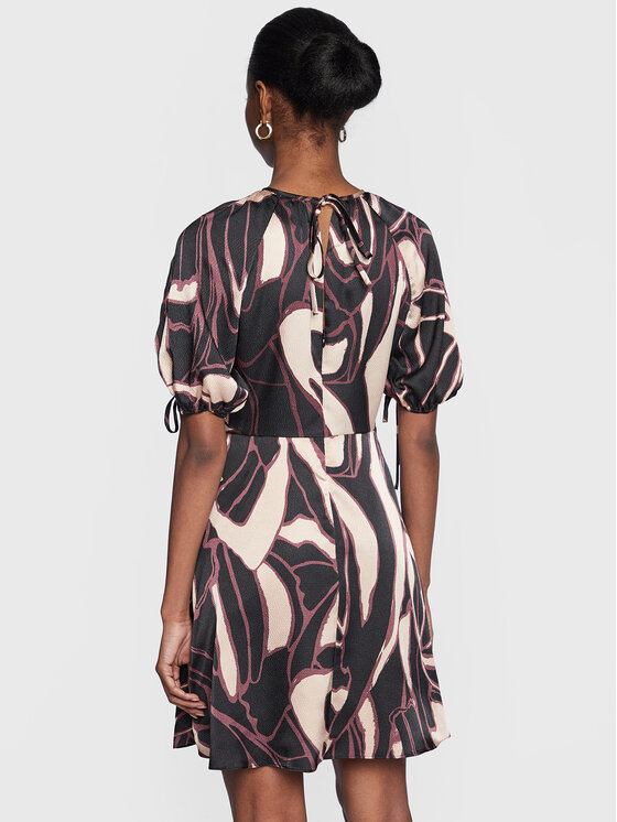Ted Baker Ted Baker Rochie de zi Gilliaaa 267045 Colorat Regular Fit