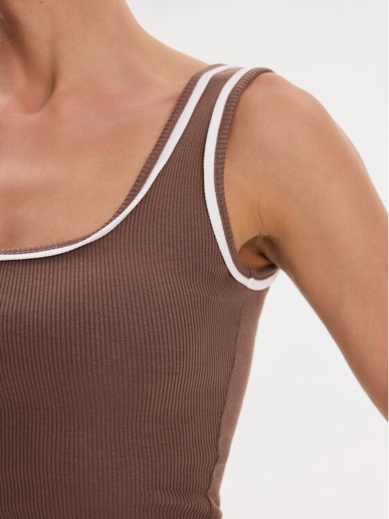 Nudyess Nudyess Top Eleni z prążka Brązowy Regular Fit