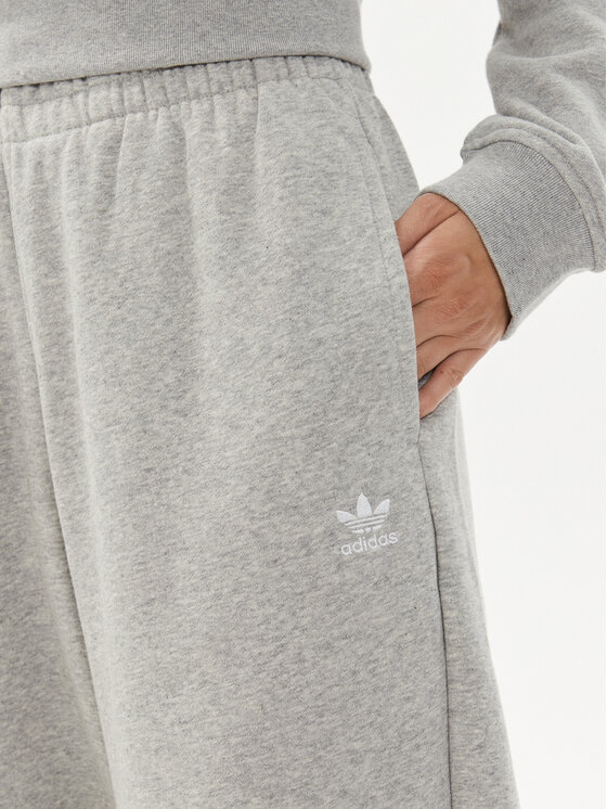 adidas adidas Долнище анцуг Essentials Fleece IA6432 Сив Regular Fit