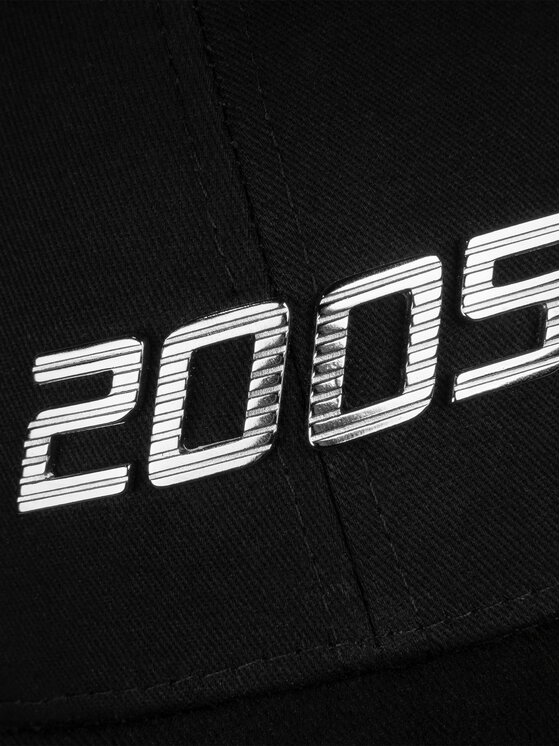2005 2005 Kšiltovka Badged Černá