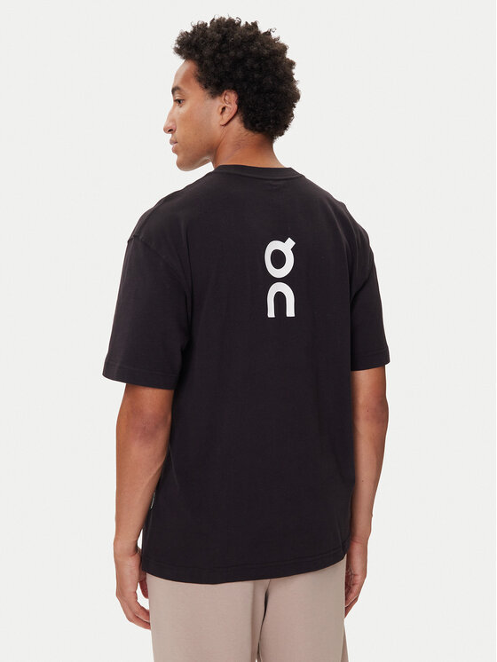 On On T-shirt Club-T 1ME1005 Crna Relaxed Fit