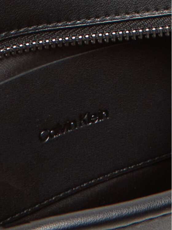 Calvin Klein Calvin Klein Taška cez rameno Sculpted Impression Reporter 18 LV04G3157G Čierna