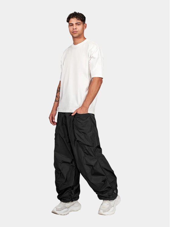 MADE BY SOCIETY MADE BY SOCIETY T-Shirt Unruly - T18003 Biały Basic Fit