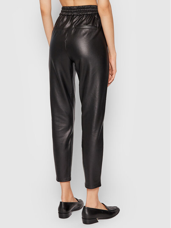 Vero Moda Vero Moda Pantaloni din imitație de piele Eva 10205737 Negru Relaxed Fit