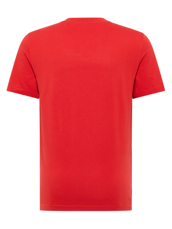 T-shirt widoczny z tyłu, krój prosty, krótki rękaw.