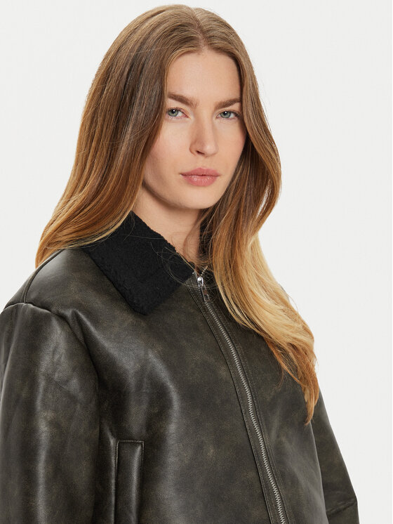 Pieces Pieces Geacă din imitație de piele Pippi 17154704 Maro Regular Fit