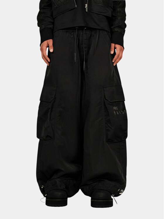 MADE BY SOCIETY MADE BY SOCIETY Spodnie materiałowe Pantaloni KARMA TRACE - P17826 Czarny Basic Fit