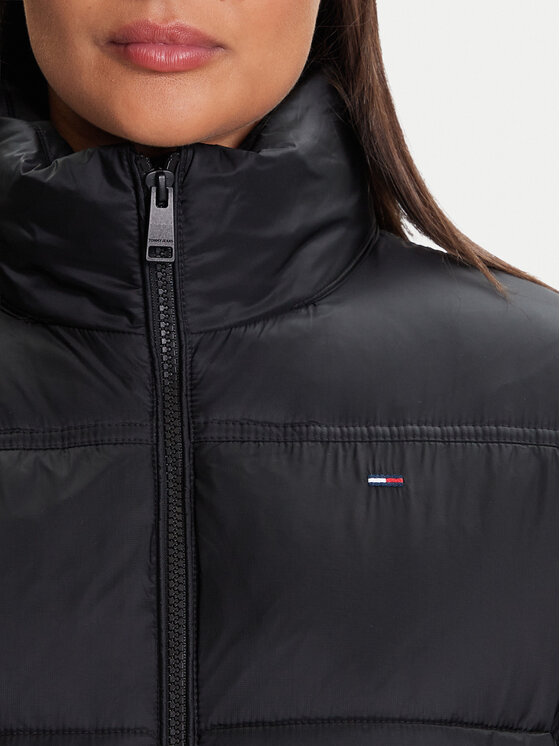 Tommy Jeans Tommy Jeans Žieminė striukė DW0DW21614 Juoda Regular Fit