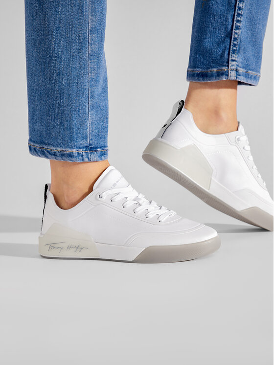 Tommy Hilfiger Tommy Hilfiger Sneakersy Elevated Feminine Sneaker FW0FW06325 Biela