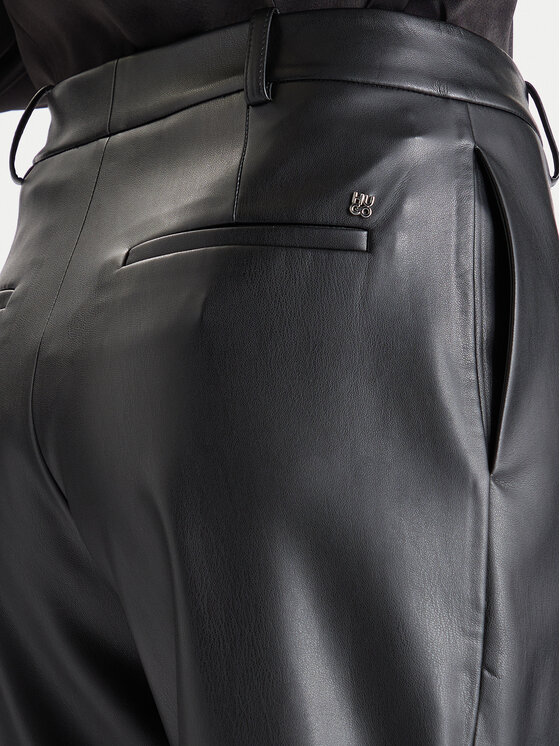 HUGO HUGO Spodnie z imitacji skóry Hamunelle-1 50546824 Czarny Flare Fit
