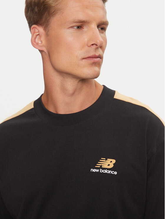 New Balance T Shirt Classics MT43526BK Schwarz Relaxed Fit Modivo
