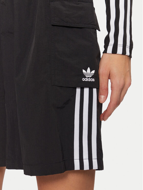 adidas adidas Αθλητικό σορτς adicolor JH1077 Μαύρο Loose Fit