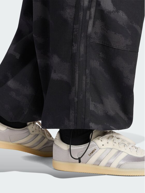 adidas adidas Spodnie materiałowe 165388 Czarny Loose Fit