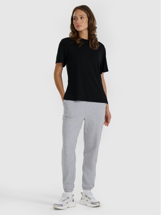 4F 4F Spodnie dresowe 4FRAW25TTROF1613-26M Szary Jogger Fit