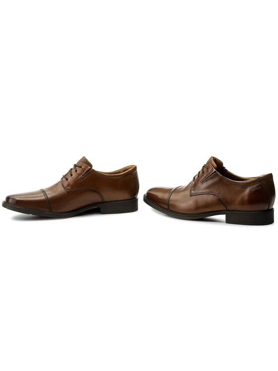 Clarks Clarks Nizki čevlji Tilden Cap 261300967 Rjava
