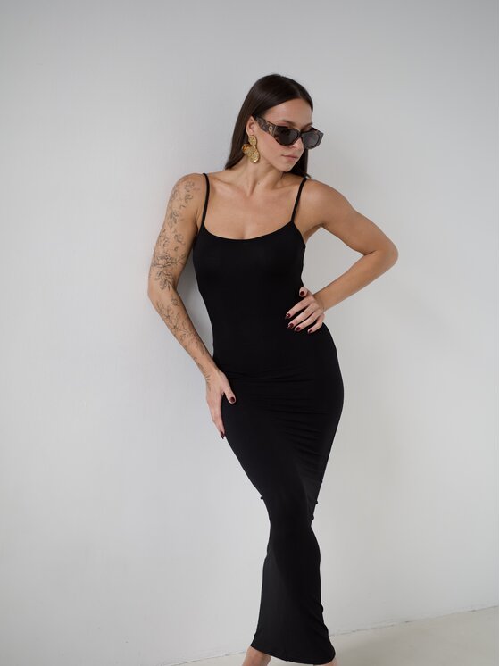 MAI MAI Sukienka dzianinowa MILA Czarny Feminine Fit