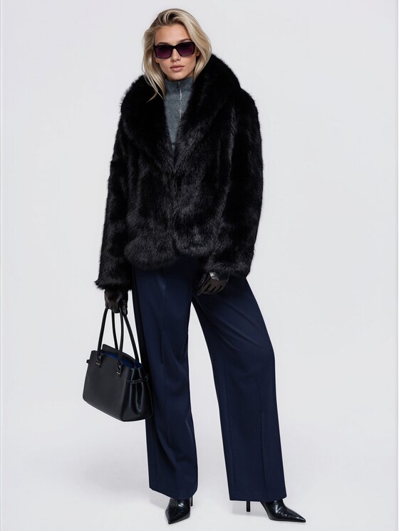 Ombre Ombre Futro OW-FR-E0009 Czarny Relaxed Fit